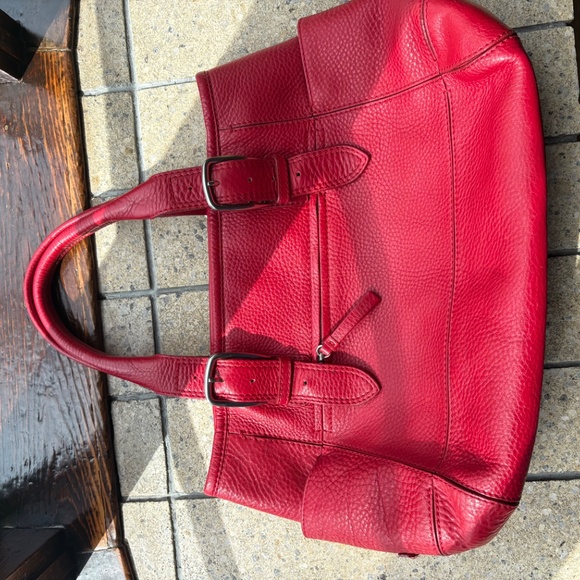 Cole Haan RED pebbled leather handbag w/silver polished hardware - Picture 4 of 13